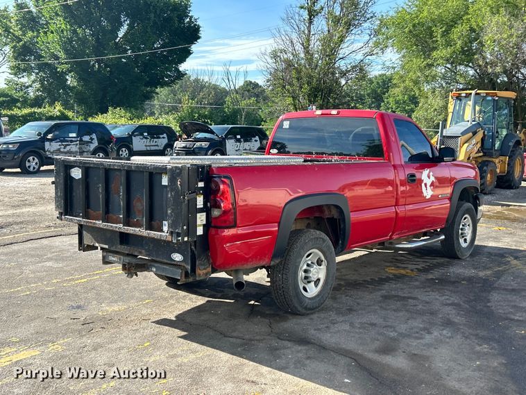 image for item DQ5477 2006 Chevrolet Silverado 2500HD pickup truck