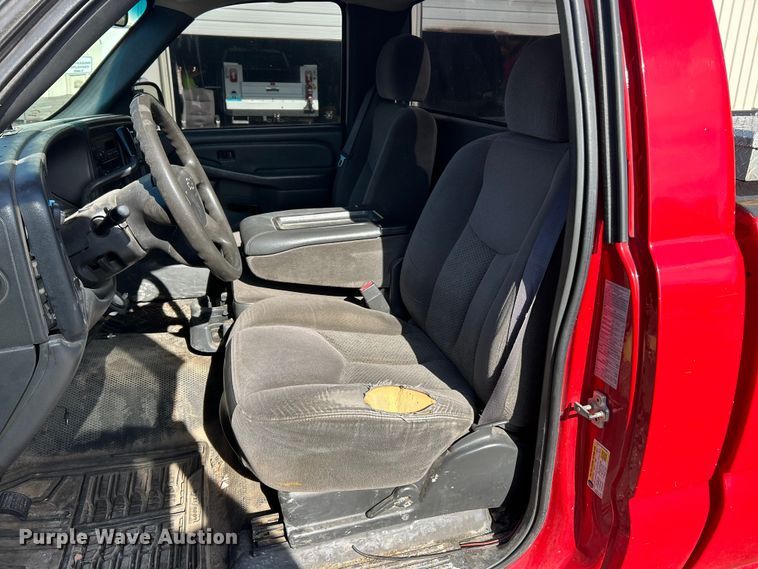 image for item DQ5477 2006 Chevrolet Silverado 2500HD pickup truck