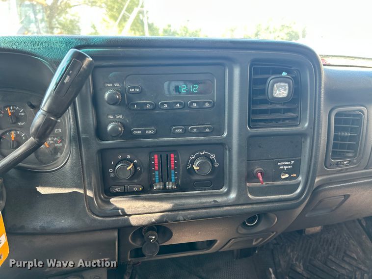 image for item DQ5477 2006 Chevrolet Silverado 2500HD pickup truck