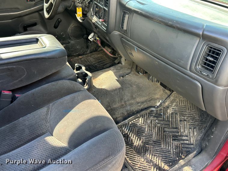 image for item DQ5477 2006 Chevrolet Silverado 2500HD pickup truck