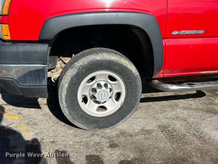 image for item DQ5477 2006 Chevrolet Silverado 2500HD pickup truck