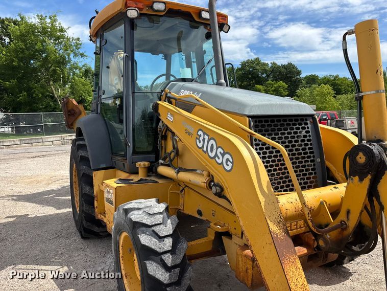 image for item DQ5478 John Deere 310SG backhoe