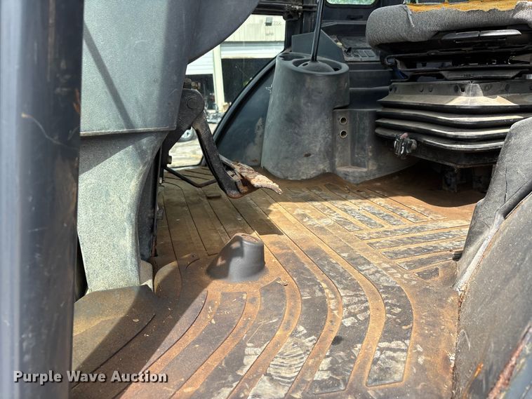 image for item DQ5478 John Deere 310SG backhoe