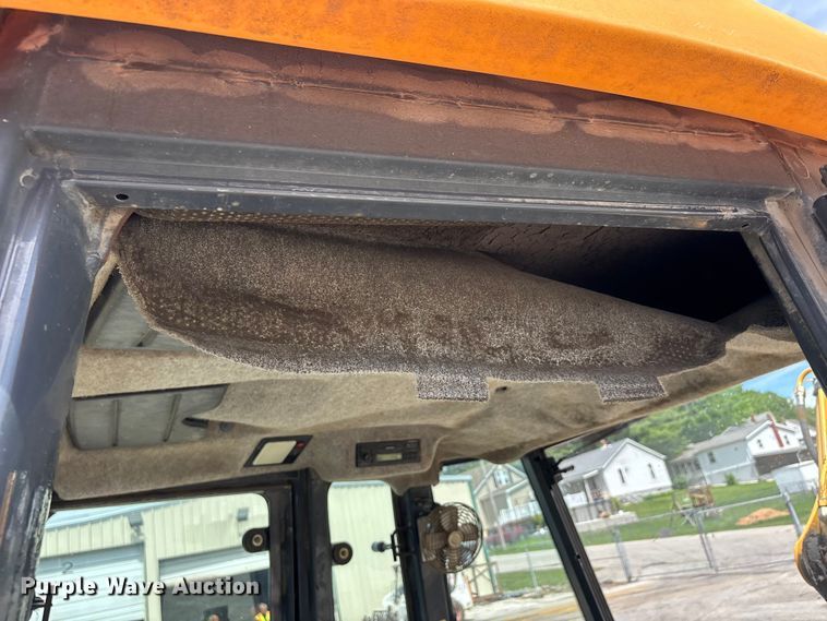 image for item DQ5478 John Deere 310SG backhoe