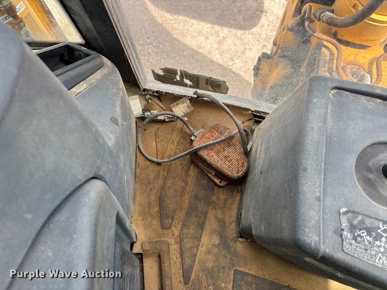 image for item DQ5478 John Deere 310SG backhoe