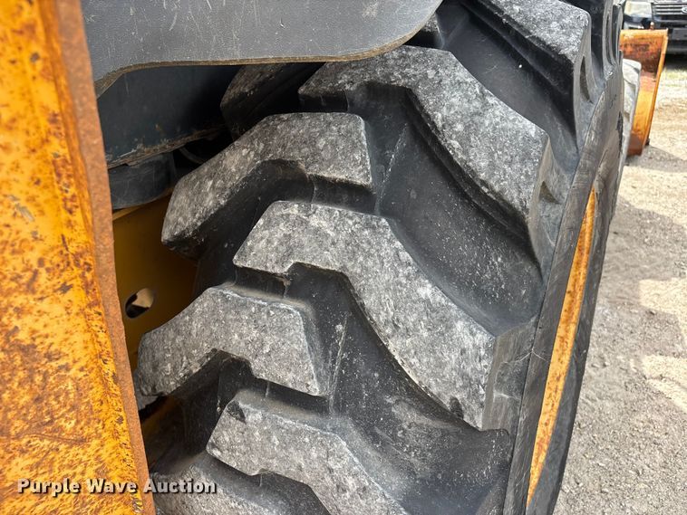 image for item DQ5478 John Deere 310SG backhoe