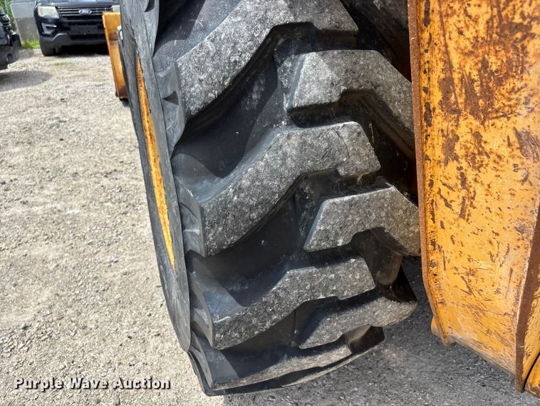 image for item DQ5478 John Deere 310SG backhoe
