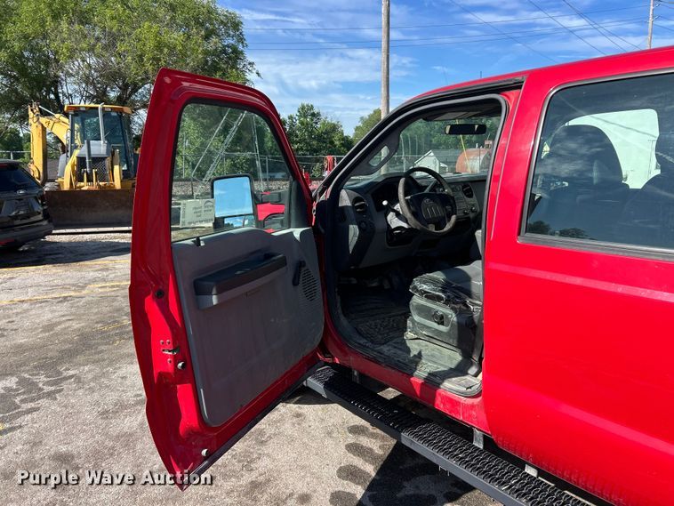 image for item DQ5479 2011 Ford F250 Super Duty Crew Cab pickup truck