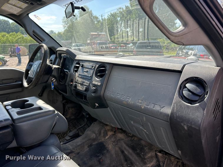 image for item DQ5479 2011 Ford F250 Super Duty Crew Cab pickup truck