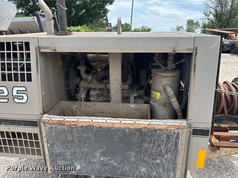 image for item DQ5480 LeROI 125 air compressor