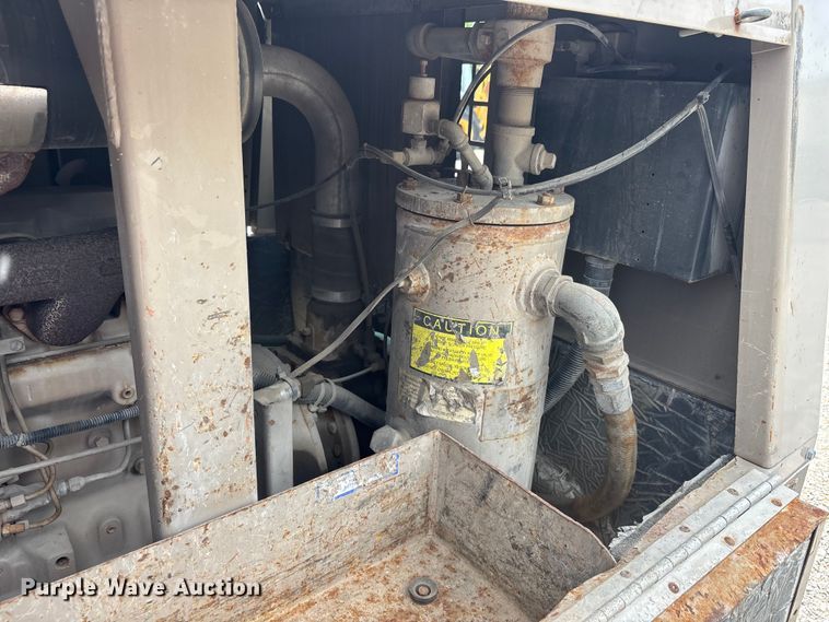 image for item DQ5480 LeROI 125 air compressor