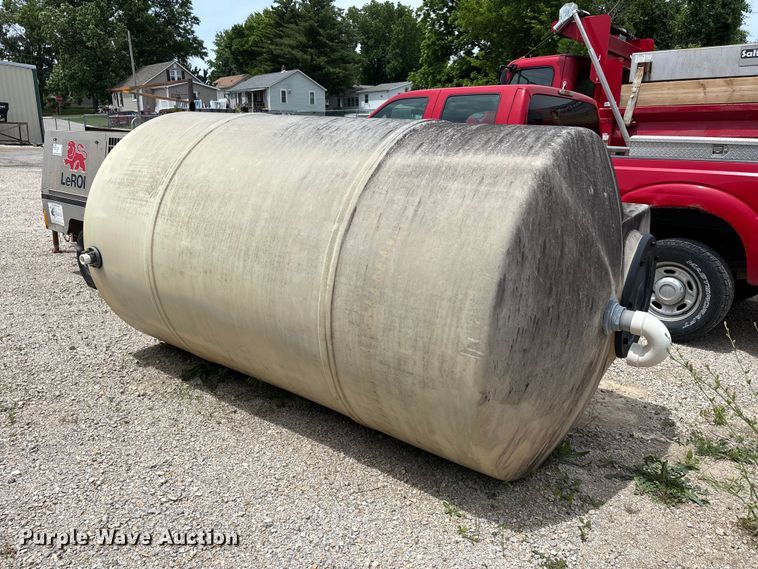 image for item DQ5481 Horizontal Poly tank