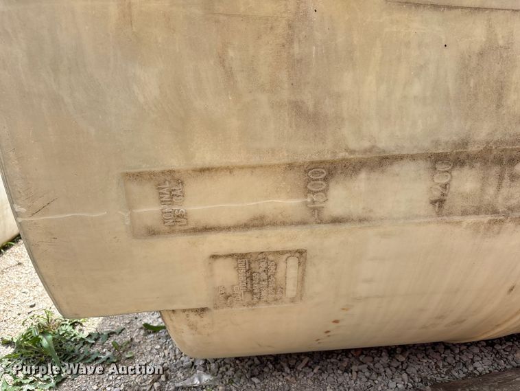 image for item DQ5481 Horizontal Poly tank