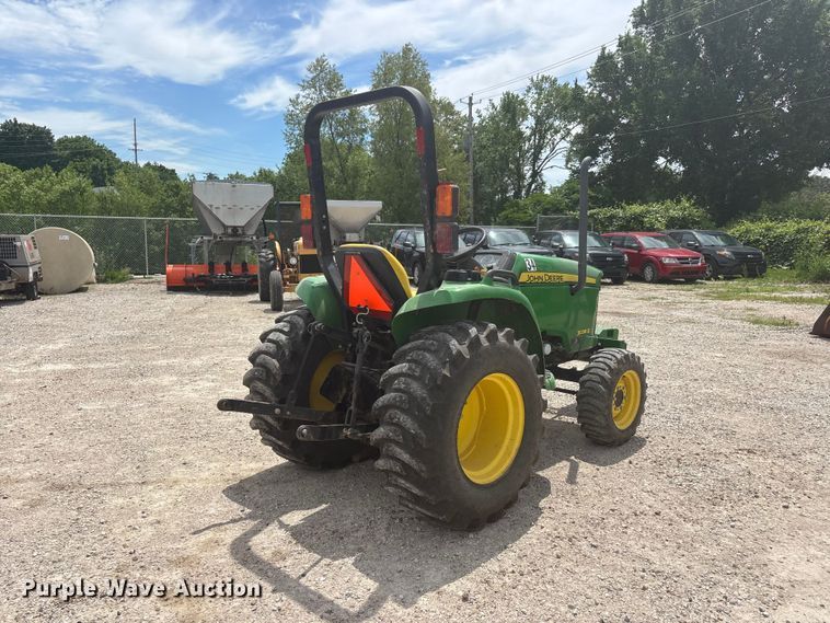 image for item DQ5482 2013 John Deere 3038E MFWD tractor