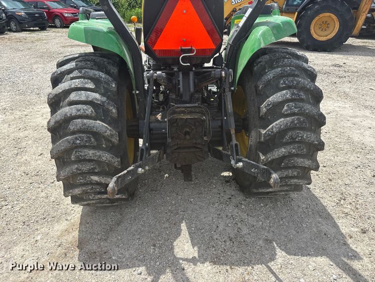 image for item DQ5482 2013 John Deere 3038E MFWD tractor