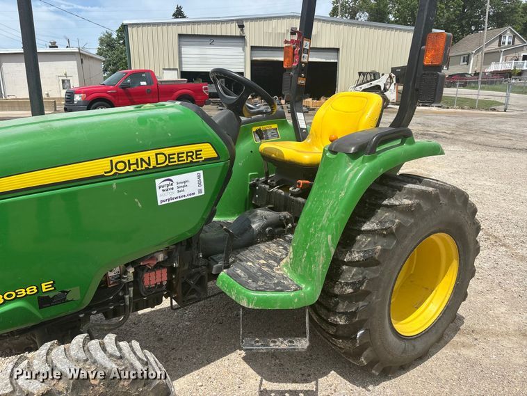 image for item DQ5482 2013 John Deere 3038E MFWD tractor