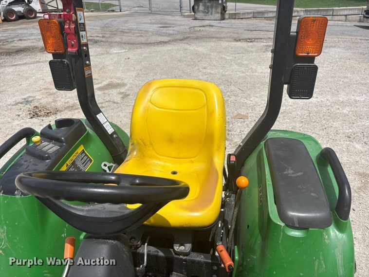 image for item DQ5482 2013 John Deere 3038E MFWD tractor