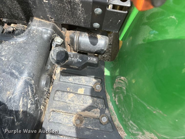 image for item DQ5482 2013 John Deere 3038E MFWD tractor