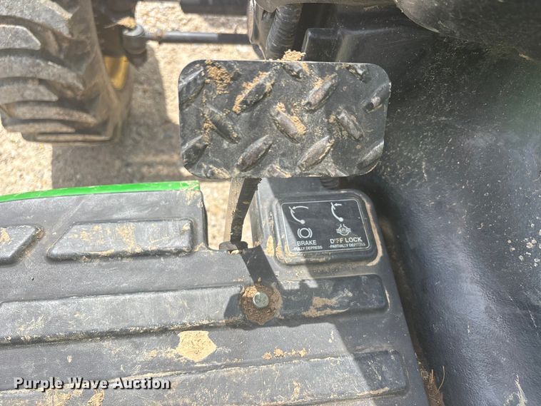 image for item DQ5482 2013 John Deere 3038E MFWD tractor
