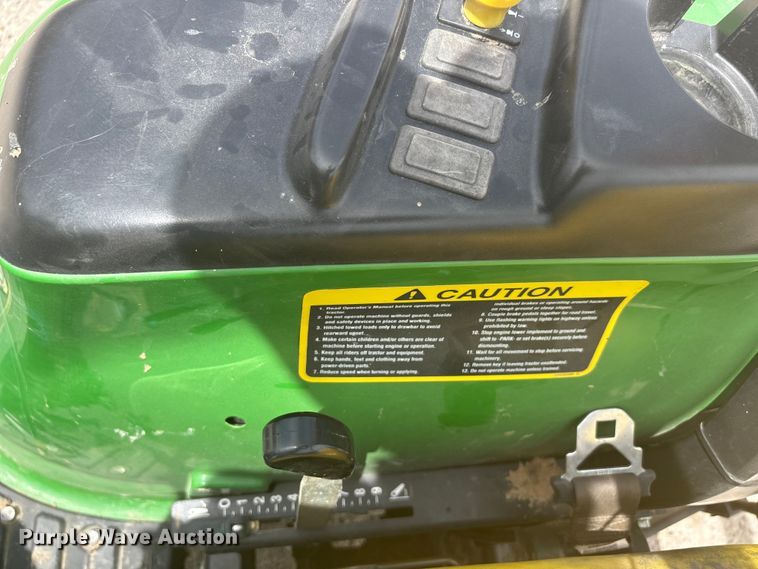 image for item DQ5482 2013 John Deere 3038E MFWD tractor
