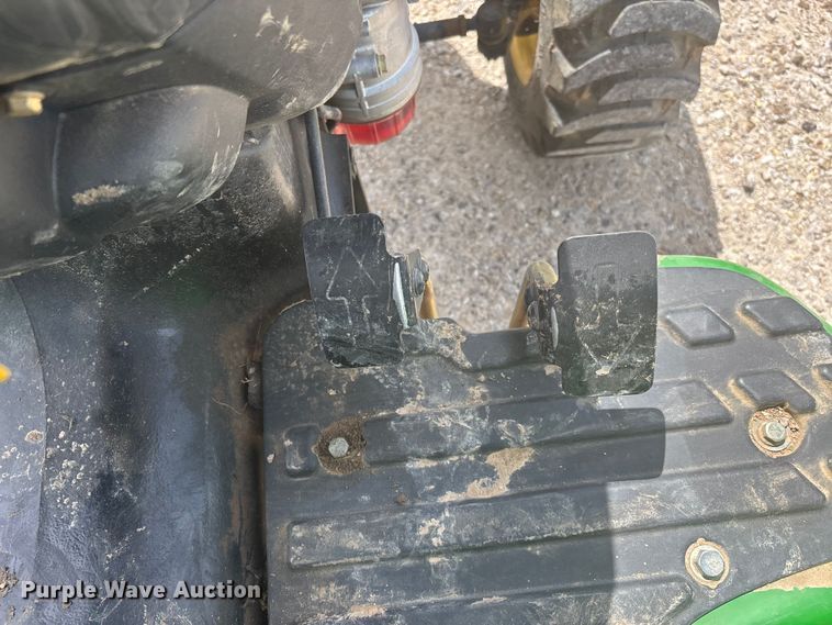 image for item DQ5482 2013 John Deere 3038E MFWD tractor