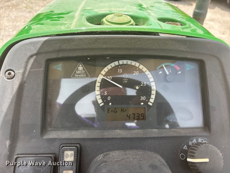 image for item DQ5482 2013 John Deere 3038E MFWD tractor
