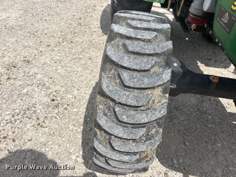image for item DQ5482 2013 John Deere 3038E MFWD tractor