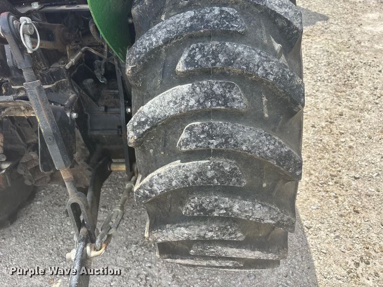 image for item DQ5482 2013 John Deere 3038E MFWD tractor
