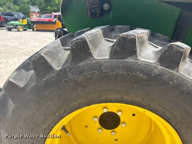 image for item DQ5482 2013 John Deere 3038E MFWD tractor