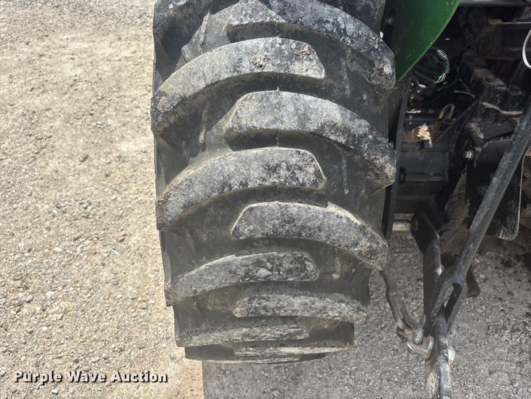 image for item DQ5482 2013 John Deere 3038E MFWD tractor