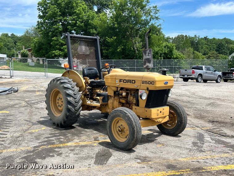 image for item DQ5483 Ford 250C tractor