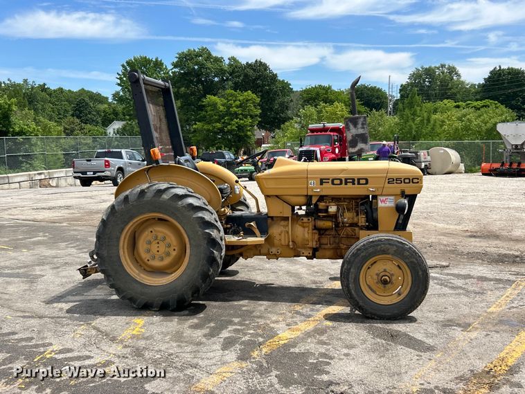 image for item DQ5483 Ford 250C tractor