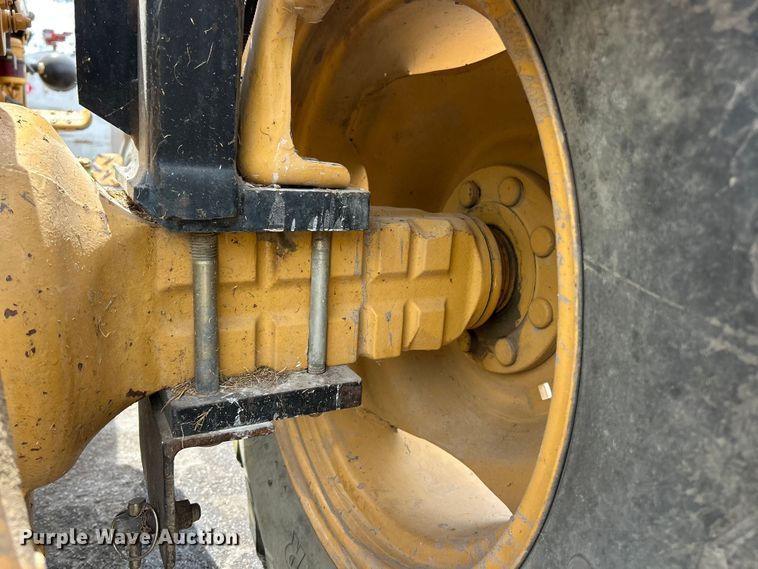 image for item DQ5483 Ford 250C tractor