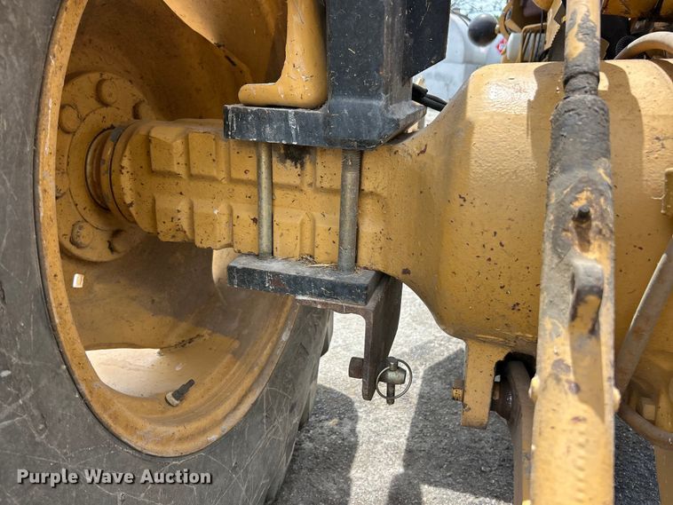 image for item DQ5483 Ford 250C tractor
