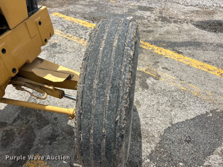 image for item DQ5483 Ford 250C tractor