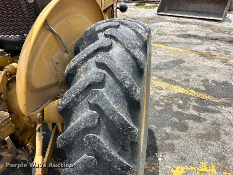 image for item DQ5483 Ford 250C tractor