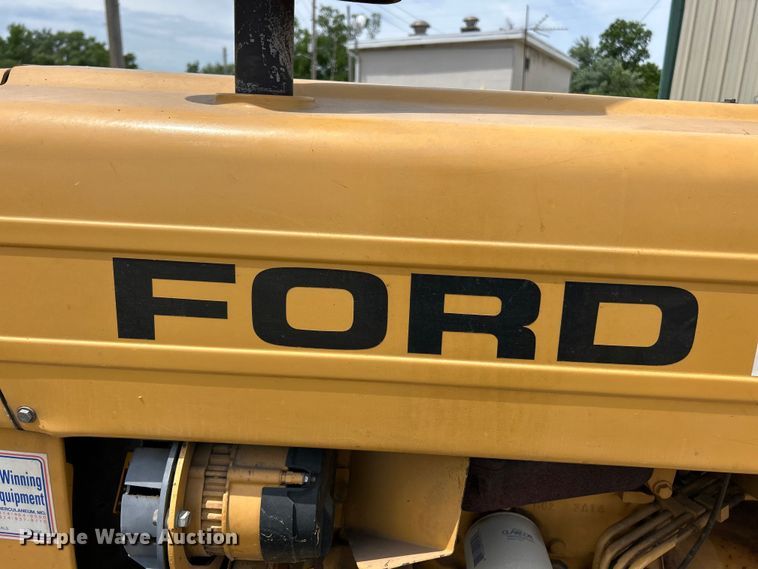 image for item DQ5483 Ford 250C tractor