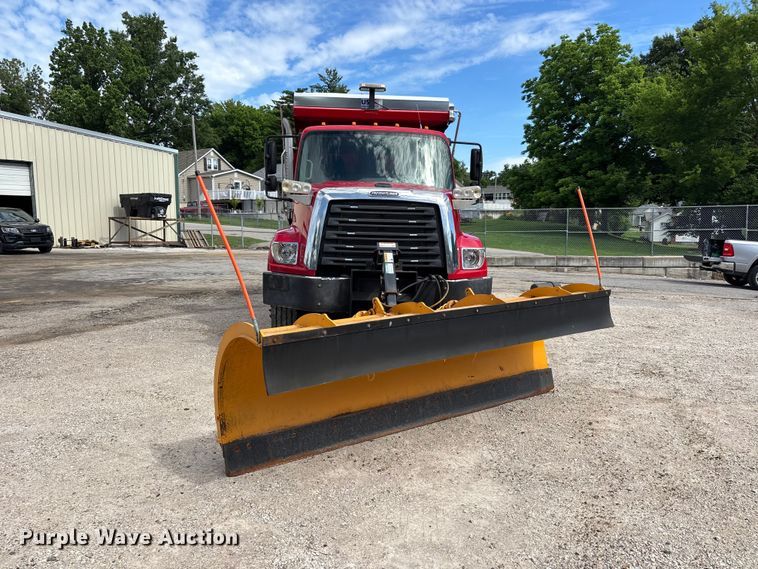 image for item DQ5491 2016 Freightliner 108SD dump truck