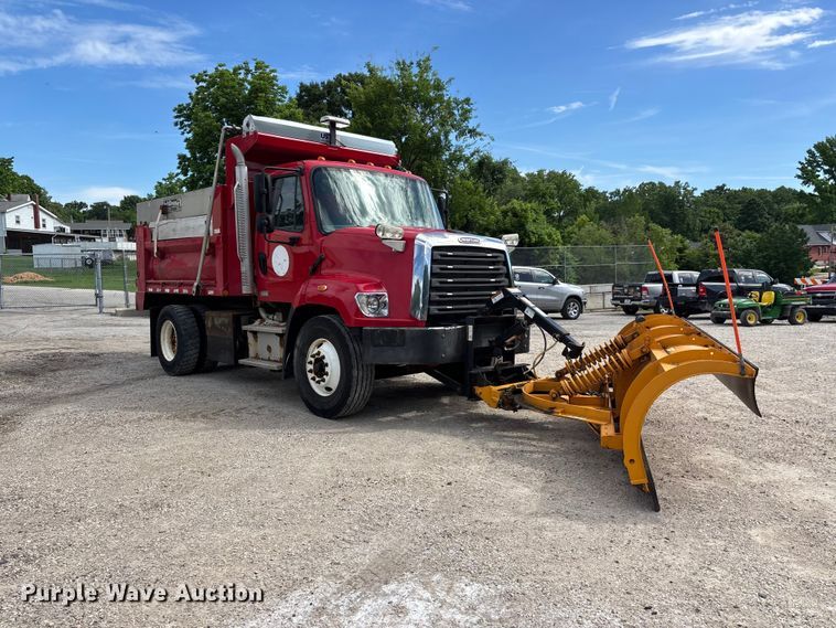 image for item DQ5491 2016 Freightliner 108SD dump truck