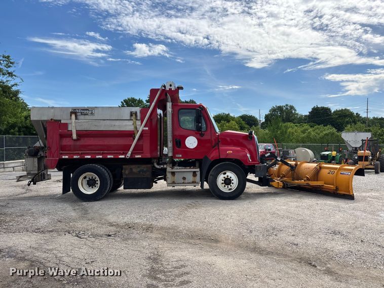image for item DQ5491 2016 Freightliner 108SD dump truck