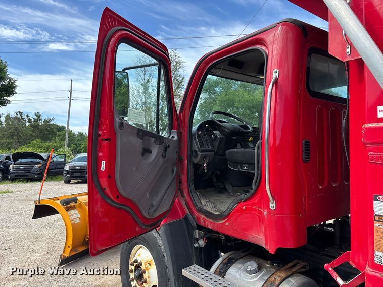 image for item DQ5491 2016 Freightliner 108SD dump truck