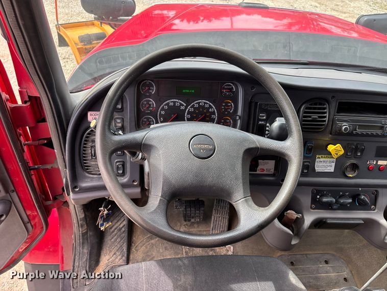 image for item DQ5491 2016 Freightliner 108SD dump truck