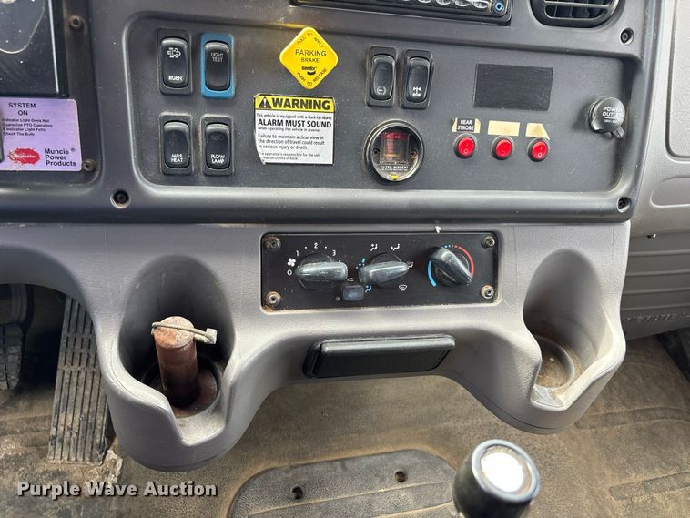 image for item DQ5491 2016 Freightliner 108SD dump truck