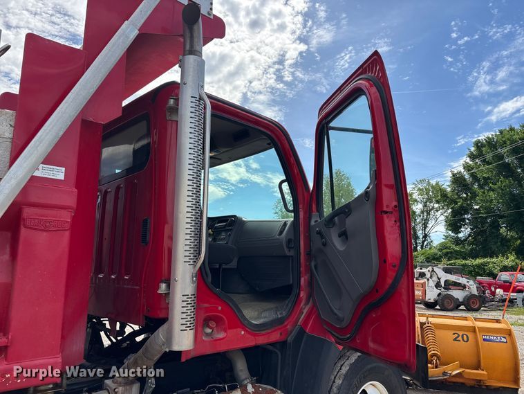 image for item DQ5491 2016 Freightliner 108SD dump truck