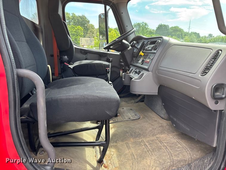 image for item DQ5491 2016 Freightliner 108SD dump truck