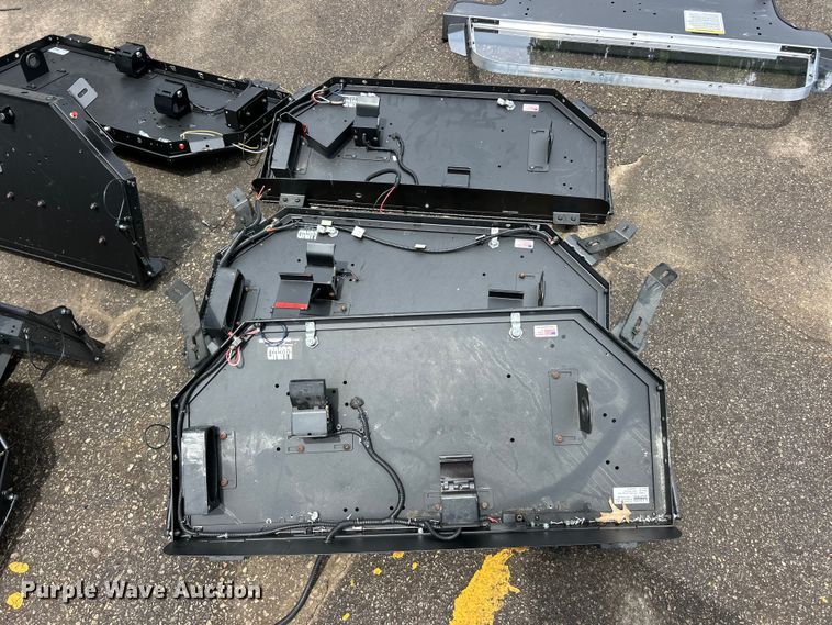 image for item DQ5495 Police vehicle equipment