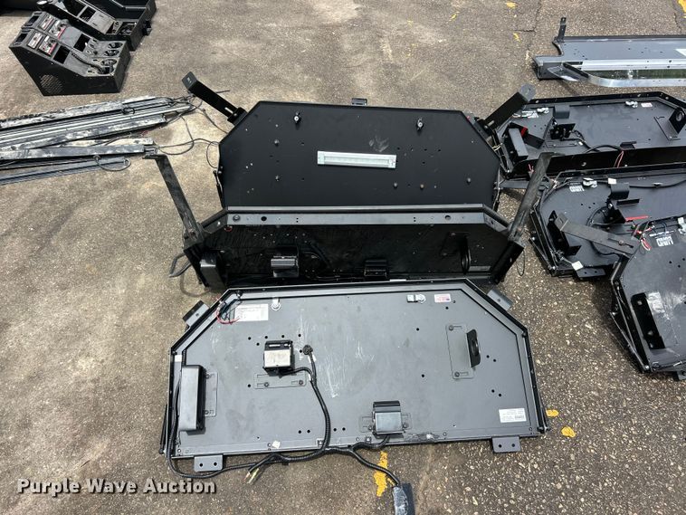 image for item DQ5495 Police vehicle equipment