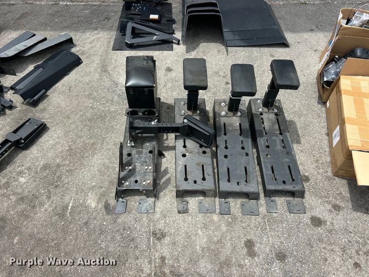 image for item DQ5495 Police vehicle equipment
