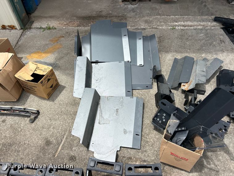 image for item DQ5495 Police vehicle equipment