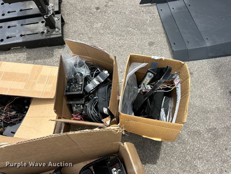 image for item DQ5495 Police vehicle equipment